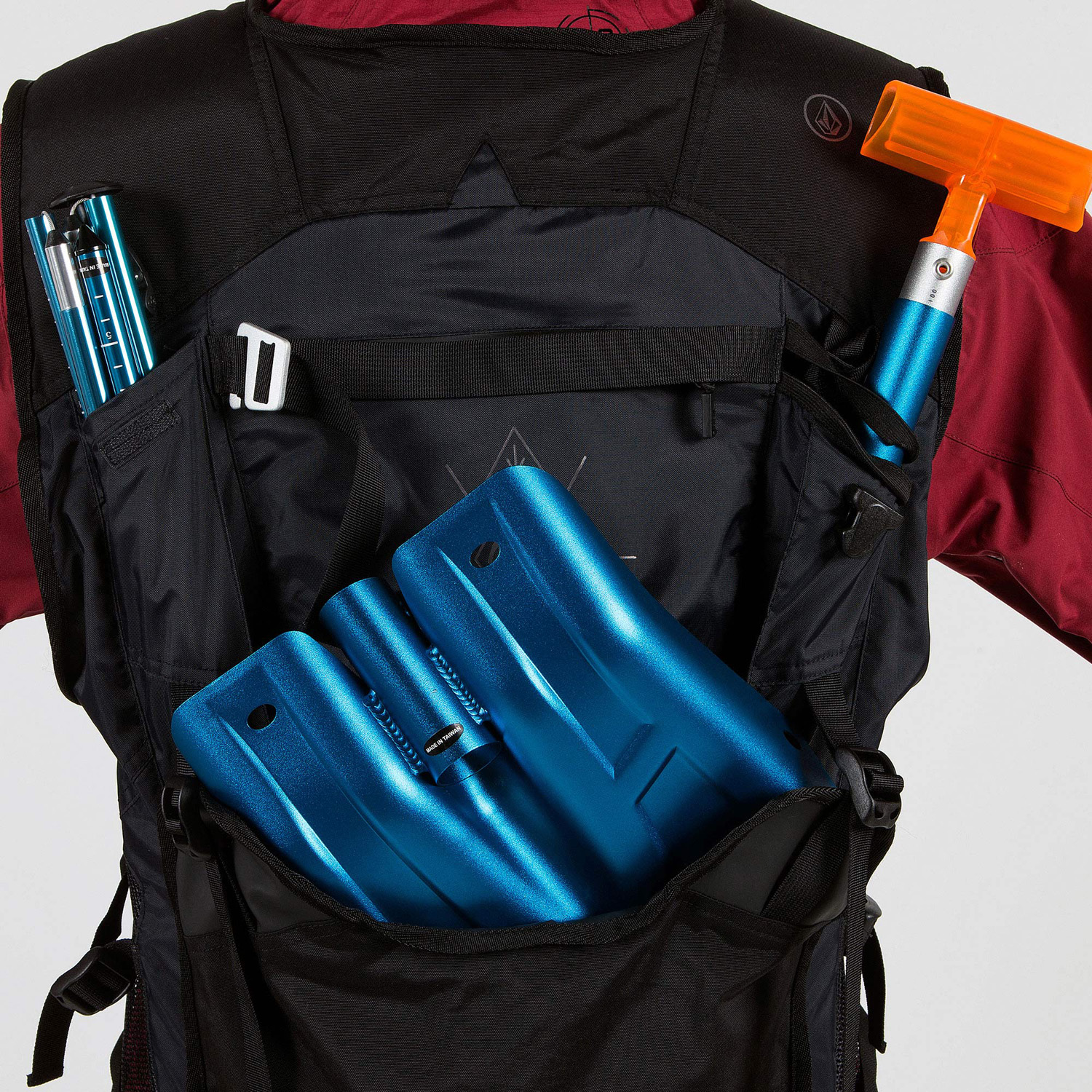 Guide vest that can store excavators and probes comfortably