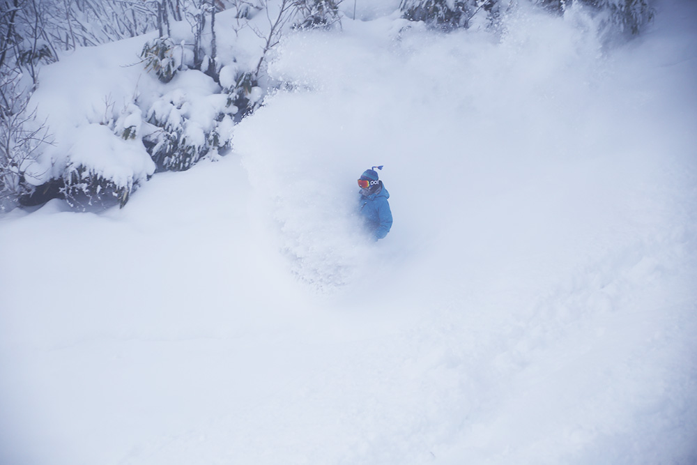 TSUGAPOW. Let's fully enjoy the world of snowfall over 4m and the finest deep powder