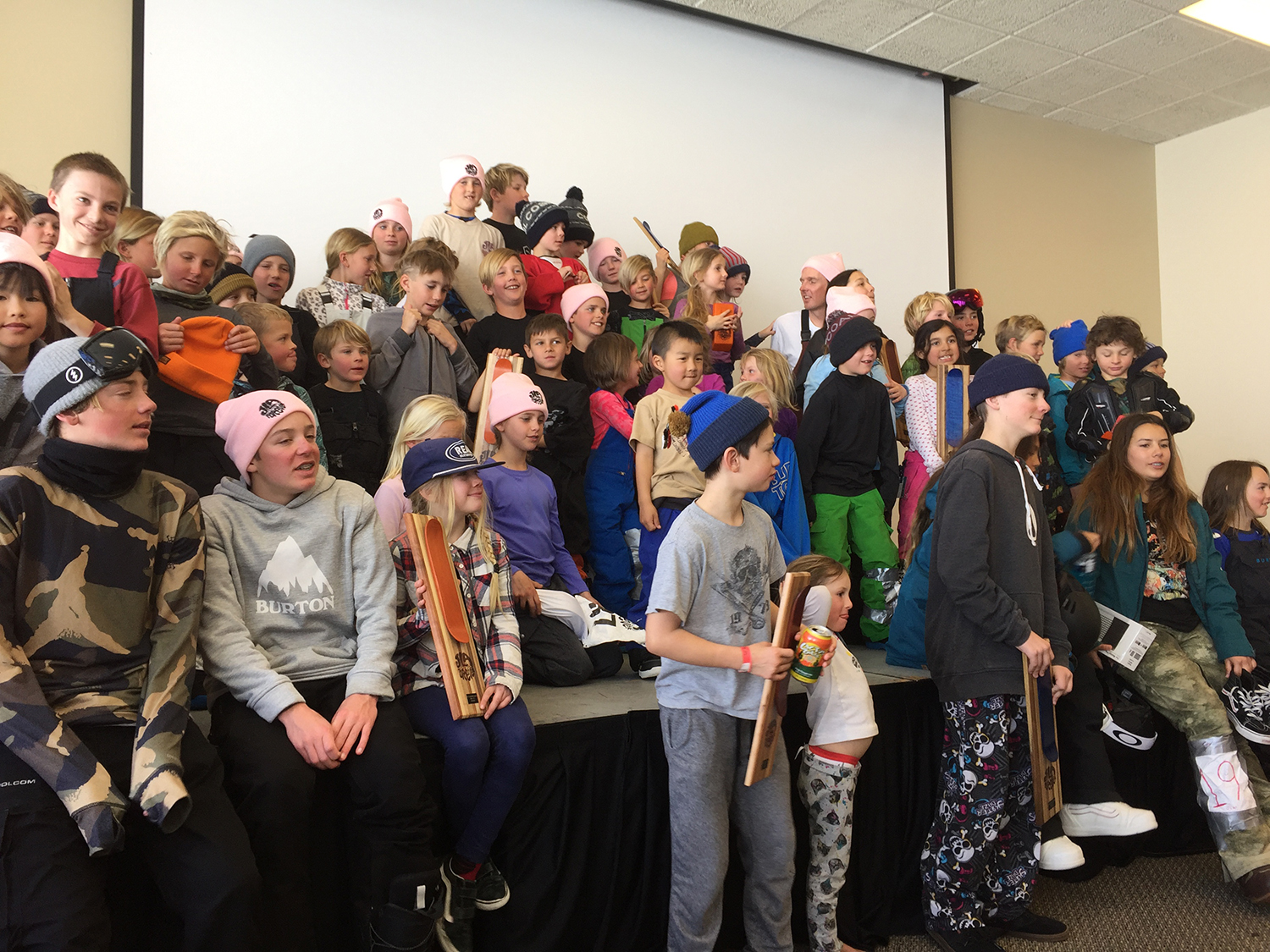 キッズクラスの子供たち。この子たちが明るいスノーボード界の未来を創り、この大会の意味を深く感じて伝えていってくれることを願う