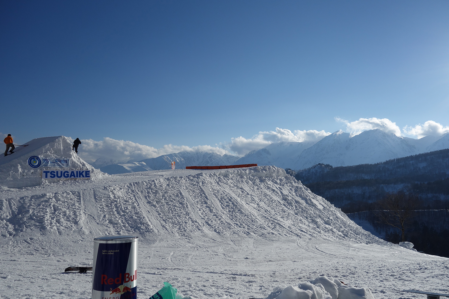 A session event was held in Nagano and Tsugaike Kogen to push your limits with a world-class kicker.It was a very interesting event so I couldn't slip, but I ran a car and went to see it for only one day.