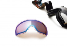 調光+クロマポップ。それは天候の変化に動じる事無く対象物をくっきりと映し出す世界最強のレンズ