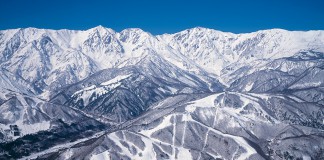 白馬エリア最多のコースを持つ白馬岩岳スノーフィールドは、どんなレベルのスノーボーダーでも満足できる!