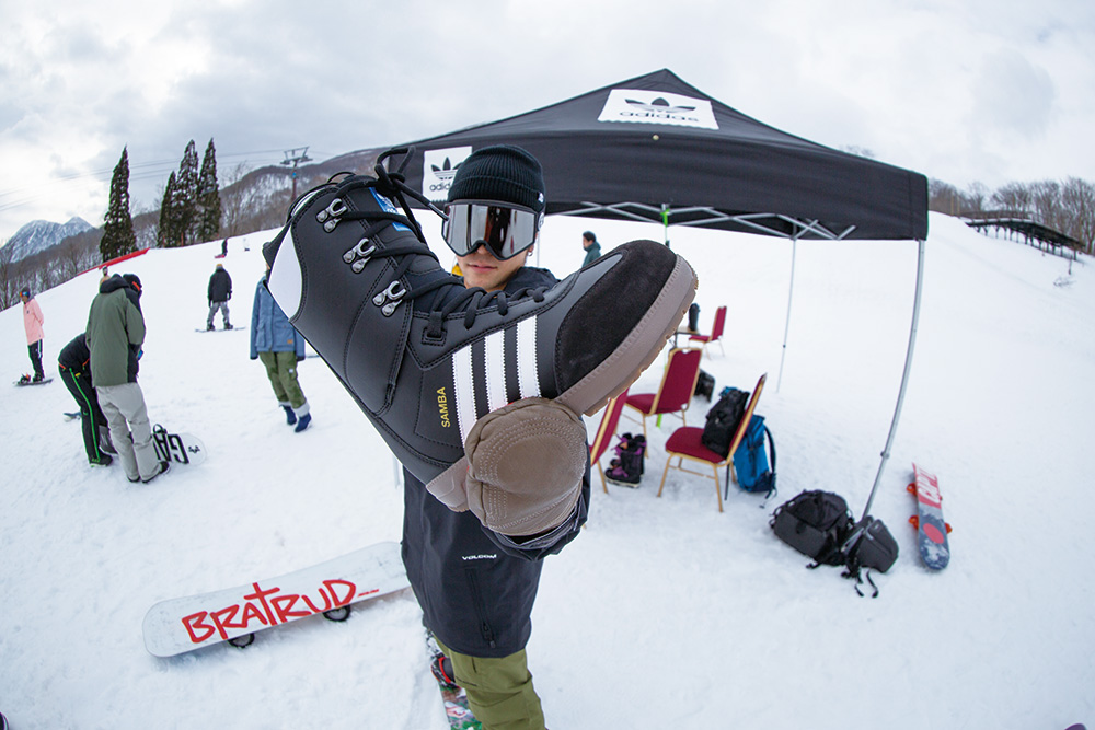 同じくadidas Snowboarding チームライダーの小川凌稀