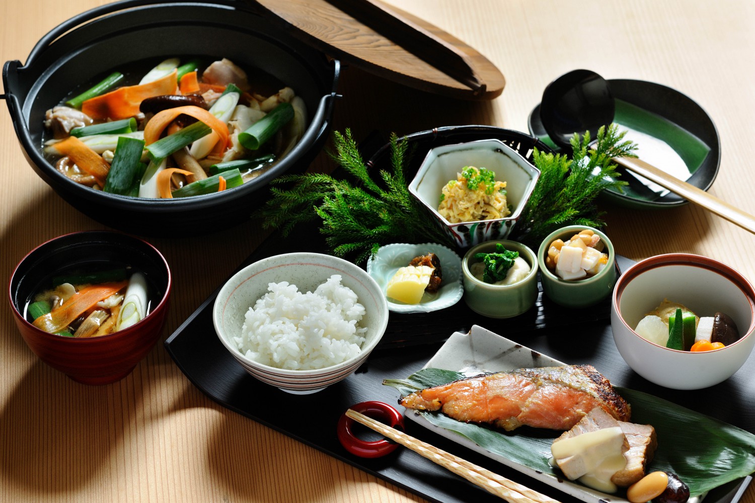 ▲ Shio no Michi Breakfast A breakfast menu associated with the area that once prospered as a post town of "Shio no Michi".A well-balanced balance of seafood and mountain food, such as simmered with salted squid and miso soup with plenty of mushrooms.
