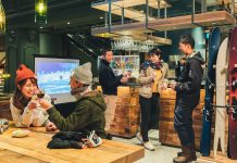 SNOW BUMラウンジで明日のライディングに向けてテンションアップ↑_星野リゾート OMO7旭川
