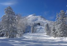 星野リゾート OMO7旭川では春もスノーボード三昧! 大雪山黒岳で大自然を楽しみながらライディングを!!