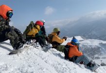 9歳の息子がバックカントリー装備を背負ってフリーライディングコンテストに出場。上田ユキエファミリーの「JFO Japan Freeride Open」体験記。