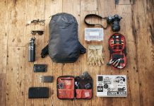 ミニマリズムデザインを追求。 海や山で遊び、都会で働く大人たちへ DAKINE「CONCOURSE」。