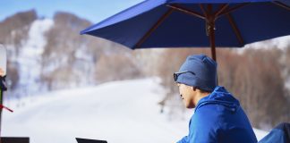 WiFi環境も整ったテレワークスペースが登場。星野リゾート 猫魔スキー場が提案する「雪バカテレワーク」とは?