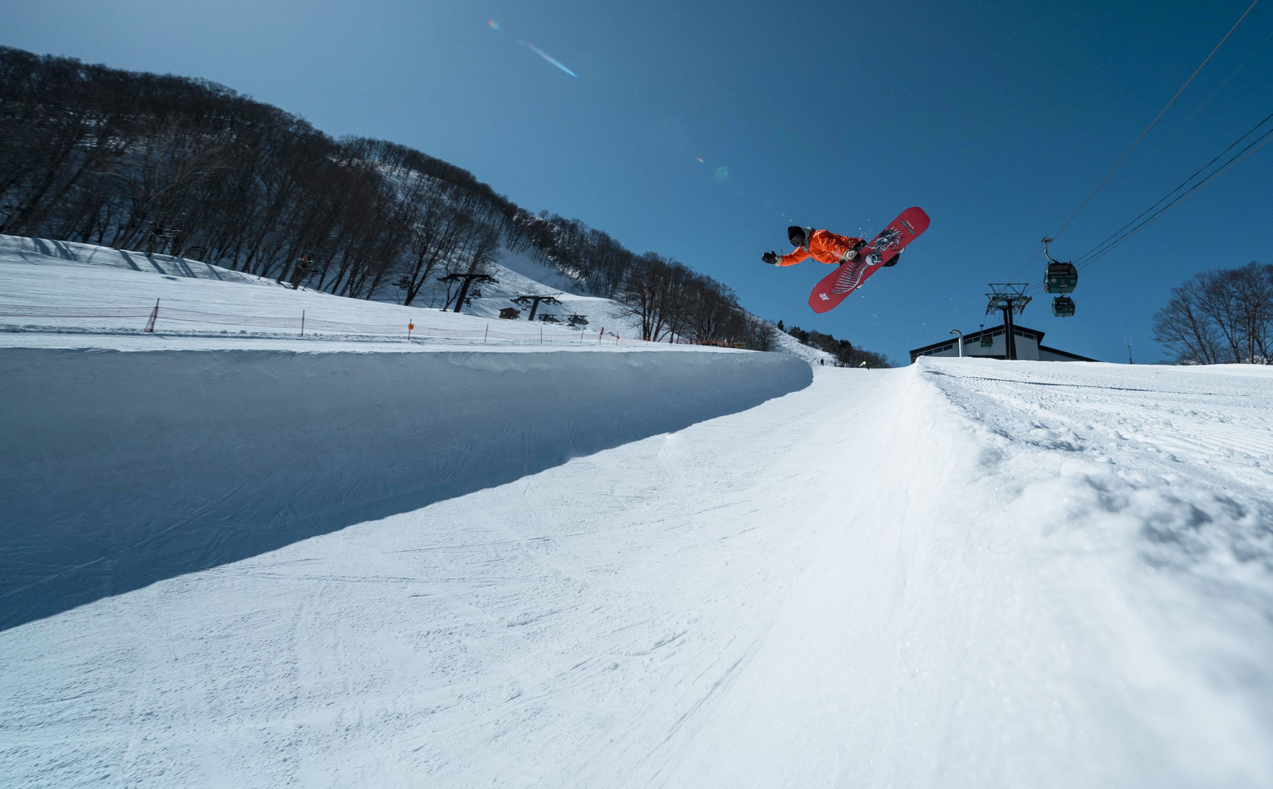 トニー・ホークとのコラボボード！山崎恵太が惚れたK2 PARTY PLATTER x TONY HAWK x BIRDHOUSE |  スノーボーディング WEBメディア SBN FREERUN JAPAN