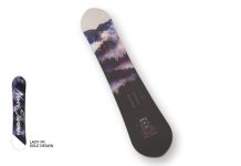 女性ライダーのためのトリプルキャンバー採用の高性能フリーライディングボード「LADY FR」_NEVER SUMMER