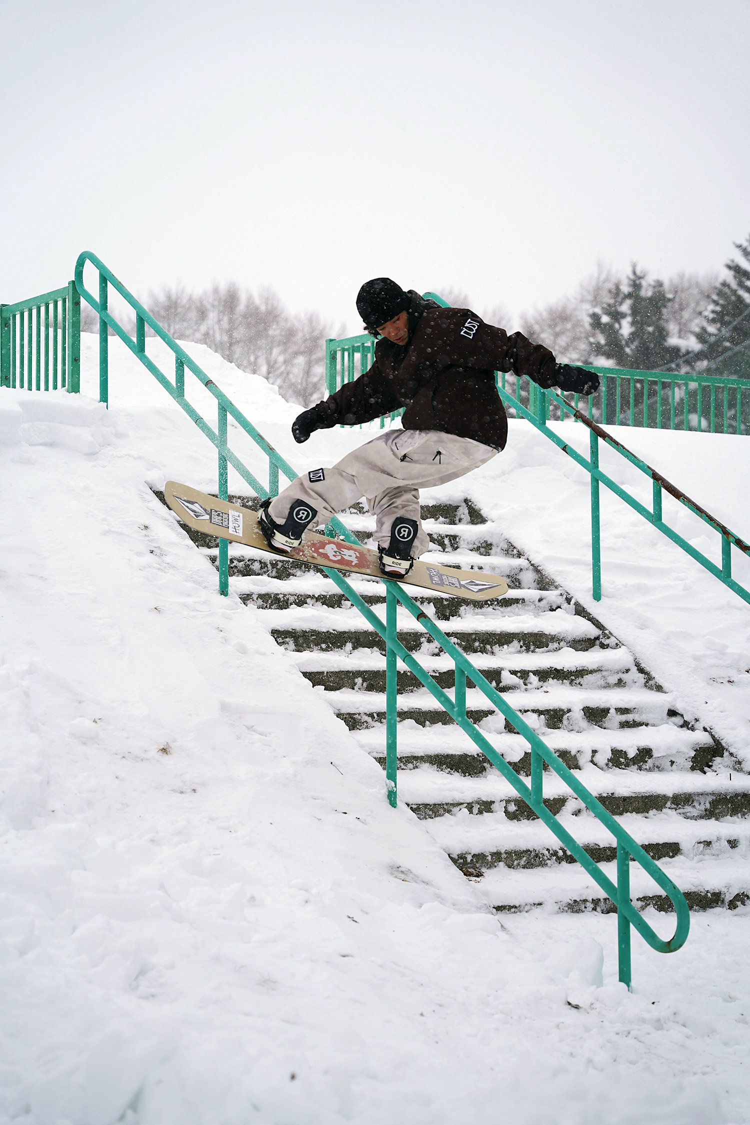 North American street crew DUSTBOX and VOLCOM's first collaboration! THE  DUSTBOX × VOLCOM OUTERWEAR COLLECTION