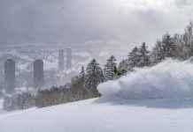 星野リゾート トマム、おすすめの楽しみ方「上級者限定解放エリア」で上質パウダーを味わい、「霧氷テラス」で雪山の絶景を眺めつつ優雅なひとときを。