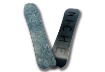 パウダー、カービングの楽しさを追求するフリーライディングボード『PYRE』_NICHE SNOWBOARDS