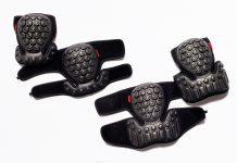 1年中使えるYOROIのニーガード「大鎧 KNEE PROTECTOR AIRLY」