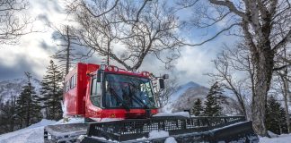 【星野リゾート トマム】極上のパウダー体験を! 『狩振岳1Day CAT(雪上車)ツアー』今季も開催!