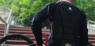 高性能、高品質のパフォーマンスギア・ブランド「KARNA」がつくり上げた最強プロテクター