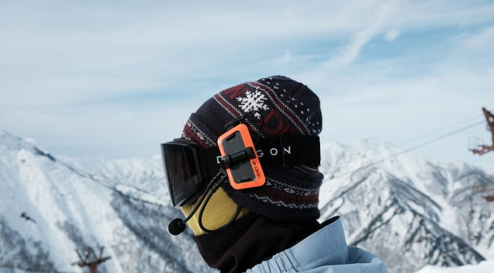 ライダー松浦広樹とFREERUN編集部が、今注目のBluetoothインカム「CardoのPACKTALK OUTDOOR」を実際に雪山で使ってみた。