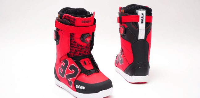 thirtytwo サーティーツー　スノボーブーツ　ブラック/レッド thirtytwo 30%off ラスト1足 23.5cm のみ ThirtyTwo 32