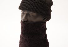 太陽光で発熱するYOROIのネックウォーマー