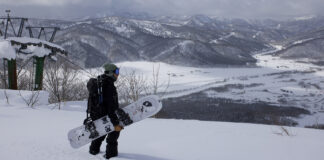 縁と雪に導かれて。ヨコノリ・ミュージシャン東田トモヒロ「雪旅 2025」失われた斜面を探す北海道行脚。<前編>